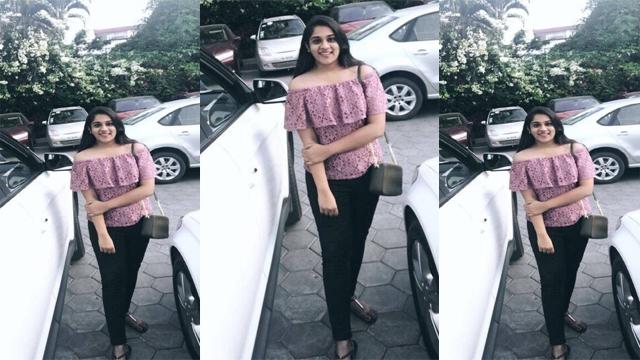 Sexy Indian Hot Wife Deep Ball Licking Action
