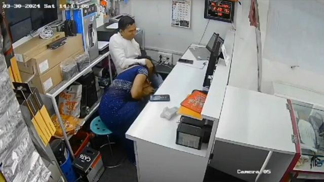 Shop Manager Hot Affair Multiple Married Wives CCTV Leak