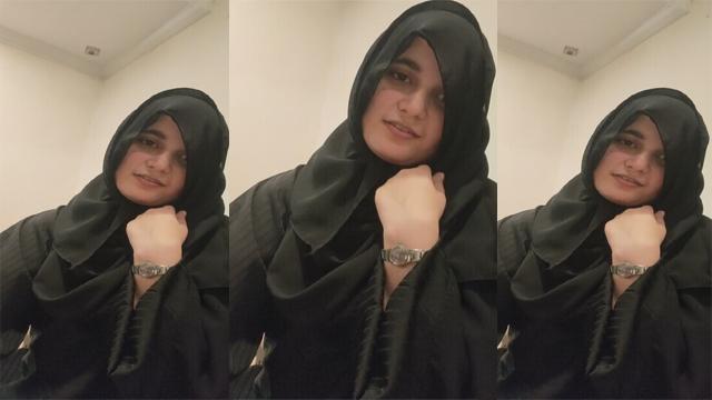 Punjabi Hijabi Young Wife Gives Head To Ex